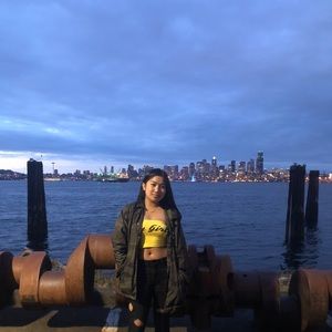 Meet your Posher, Dinnielle